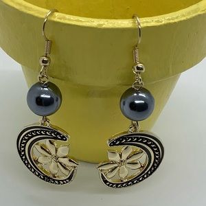 ❌removing soon❌. Tribal Hamilton Gold Earring